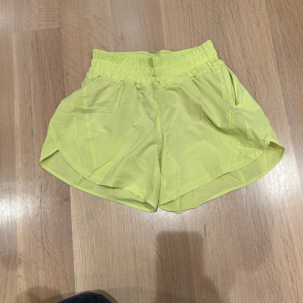 Lululemon Track That Mid-Rise Lined Short 5" Yellow Serpentine size 6